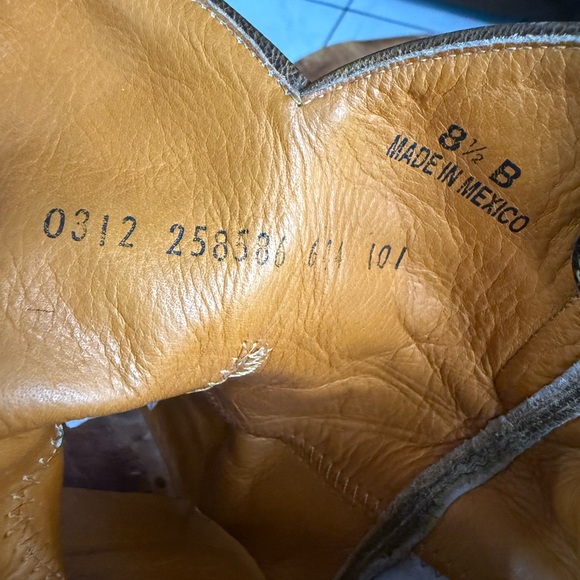 Old Gringo Olive green leather booties - great color! Sz 8.5 - Picture 17 of 17